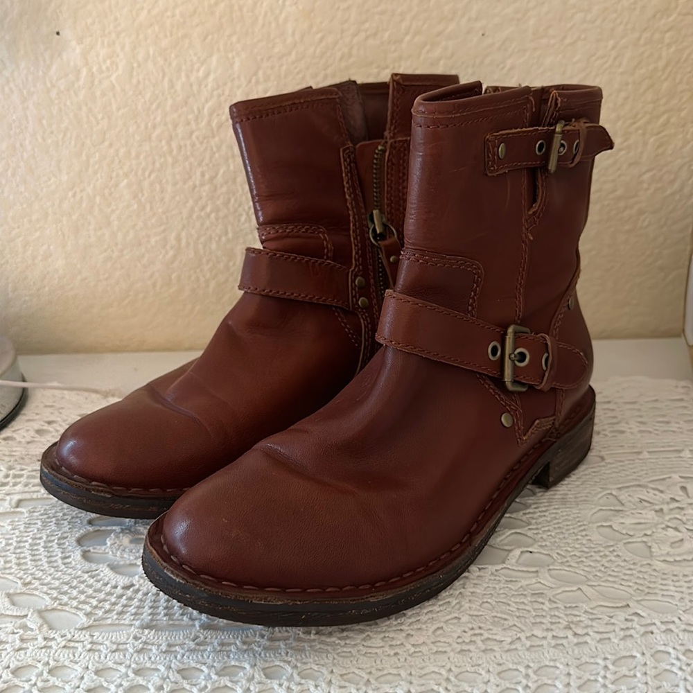 Vintage leather ugg boots